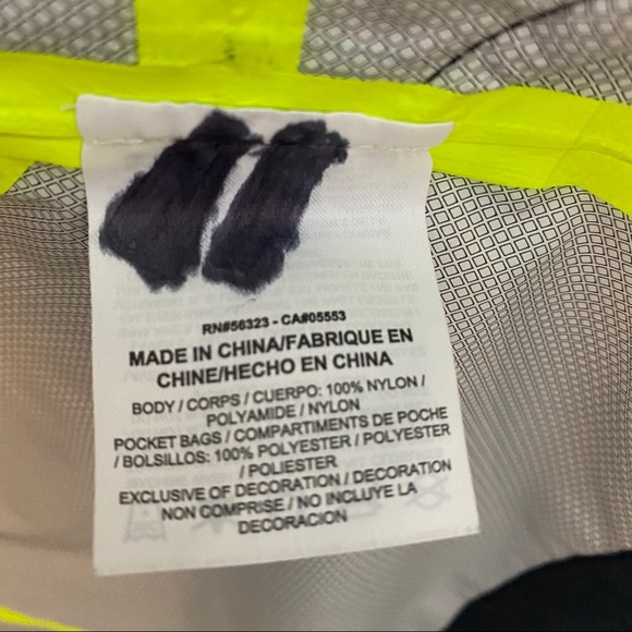 NIKE Girls Sportswear Rain/Wind Jacket - Picture 7 of 8